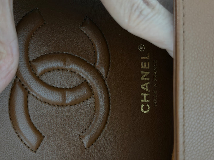 CHANEL Brown Caviar LGHW Medium ML Timeless 11.12 Classic Double Flap Bag 2023