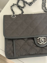 Load image into Gallery viewer, Chanel series 20 (2015) French Riviera Dark Grey Caviar SHW Flap Bag
