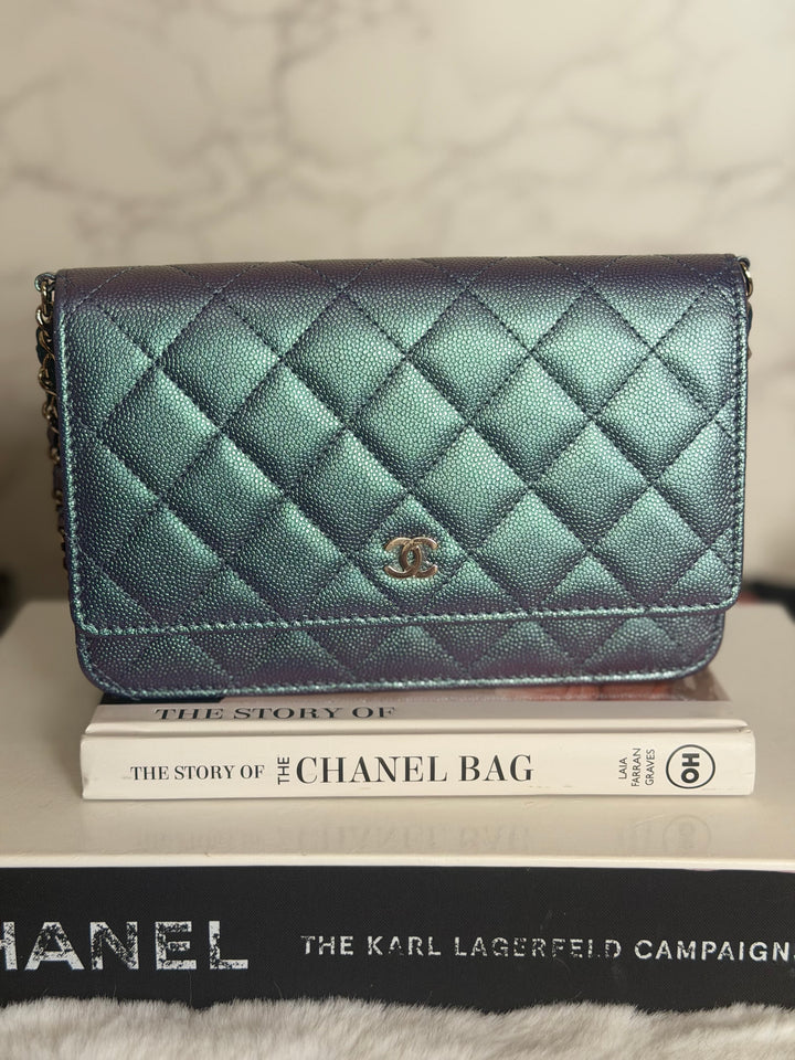 CHANEL 22P Iridescent Purple Caviar LGHW 2022 Classic Wallet On Chain (WOC)