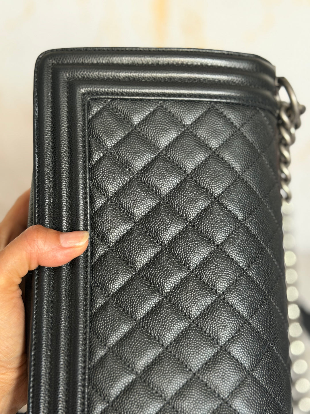 CHANEL series 25 Black Caviar Ruthenium Hardware Old Medium Le Boy Bag 25 cms 2018