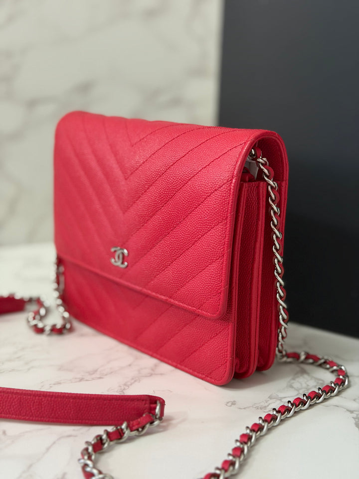 CHANEL series 25 2018 Dark pink chevron caviar SHW Square Wallet On Chain (WOC)