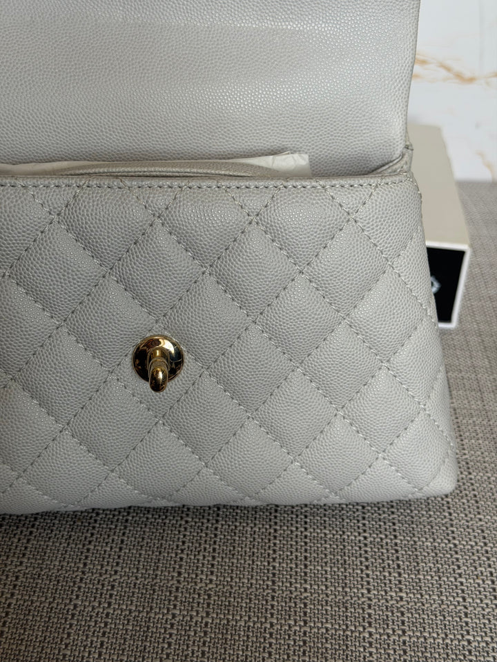 CHANEL series 27 Light Grey Caviar LGHW Coco Handle Size Small with Detachable Shoulder strap 2018