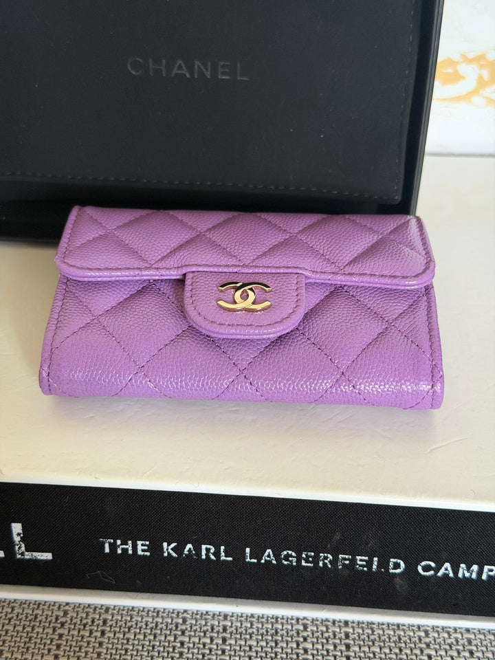 CHANEL series 31 Purple Caviar LGHW Classic Flap Snap Card Holder with Mona Lisa Pocket