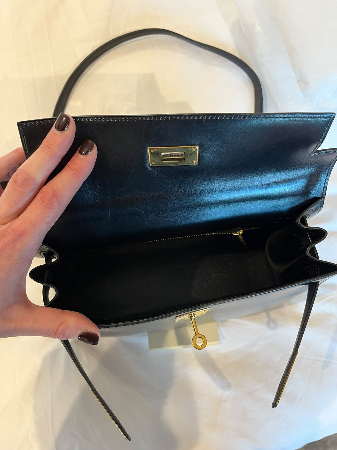 WA/Email to purchase only- HERMÈS Kelly 28 Vintage in Black 89 Noir 89 Box Leather GHW Stamp U in circle 1991