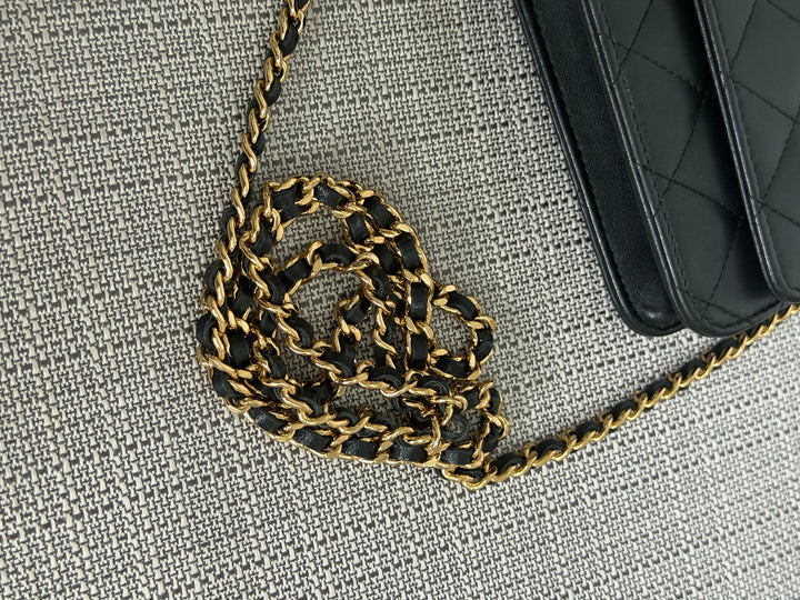 CHANEL series 25 2018 Black Lambskin LGHW Classic Wallet On Chain (WOC)