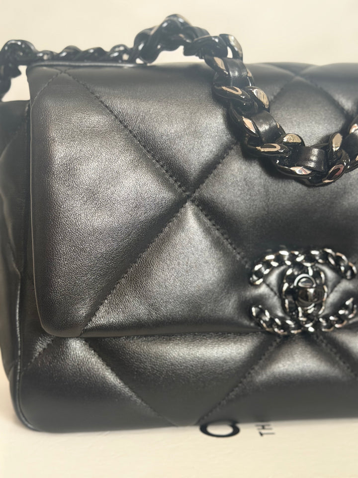 CHANEL 22P So Black 19 Black Lambskin Flap Bag size Small 2022