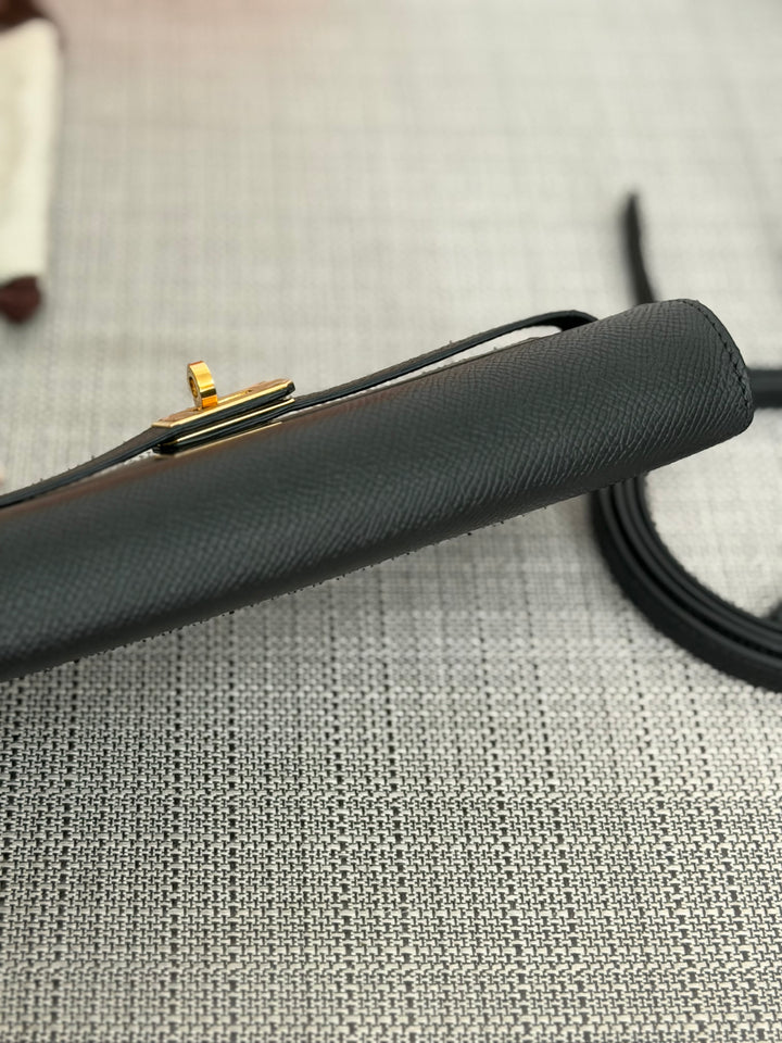 HERMES Noir Black Epsom Leather GHW Kelly To Go Stamp Z 2021