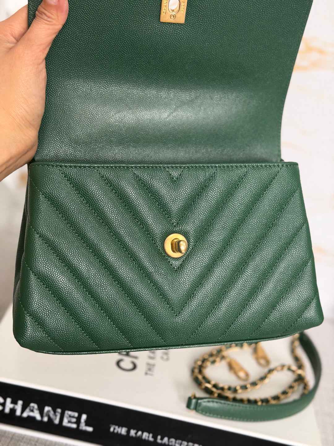 CHANEL series 26 Forrest Dark Green Caviar Chevron Aged GHW Coco Handle Size SMALL 24 cms 2018