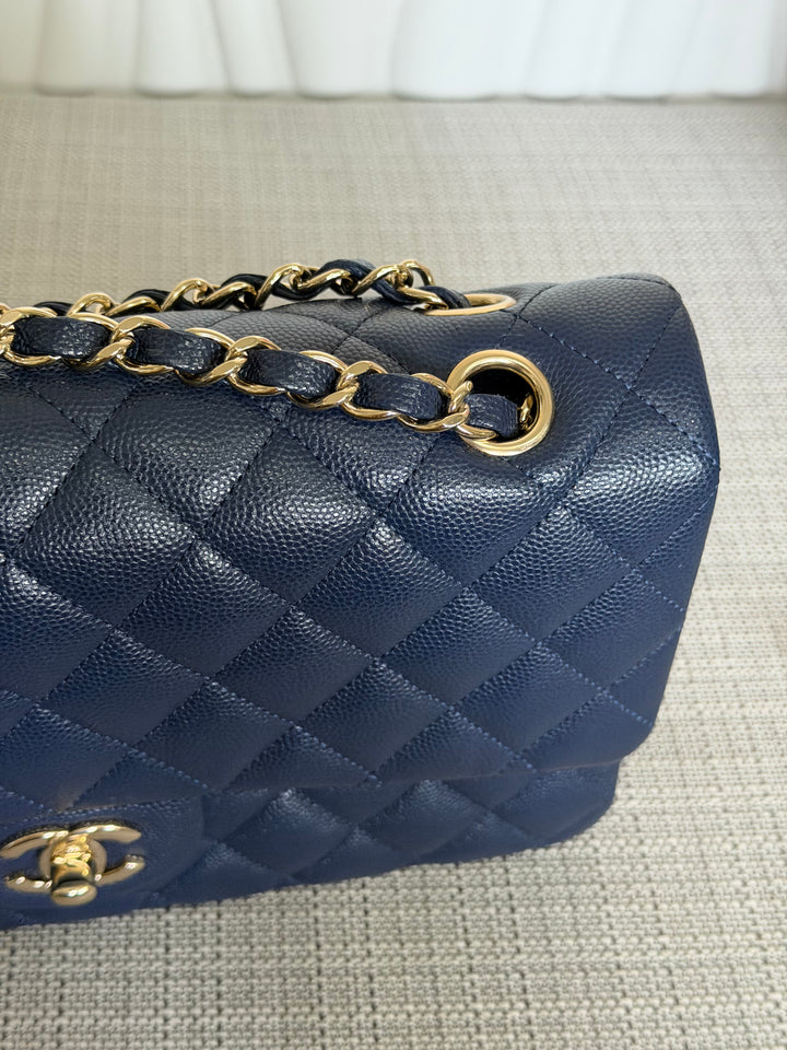 CHANEL series 29 20C Navy Caviar Medium ML Timeless Classic Double Flap Bag 2019/2020