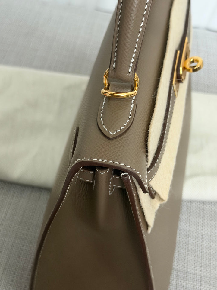 HERMÈS Kelly 25 Etoupe Epsom Leather Sellier GHW Stamp Z 2021 Pristine