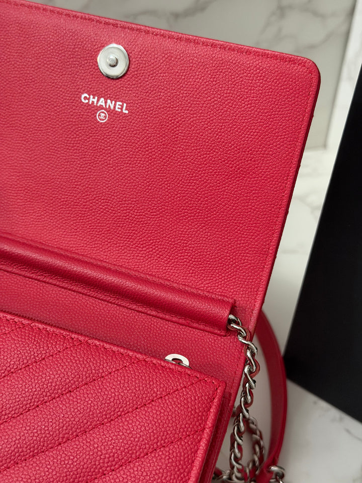 CHANEL series 25 2018 Dark pink chevron caviar SHW Square Wallet On Chain (WOC)