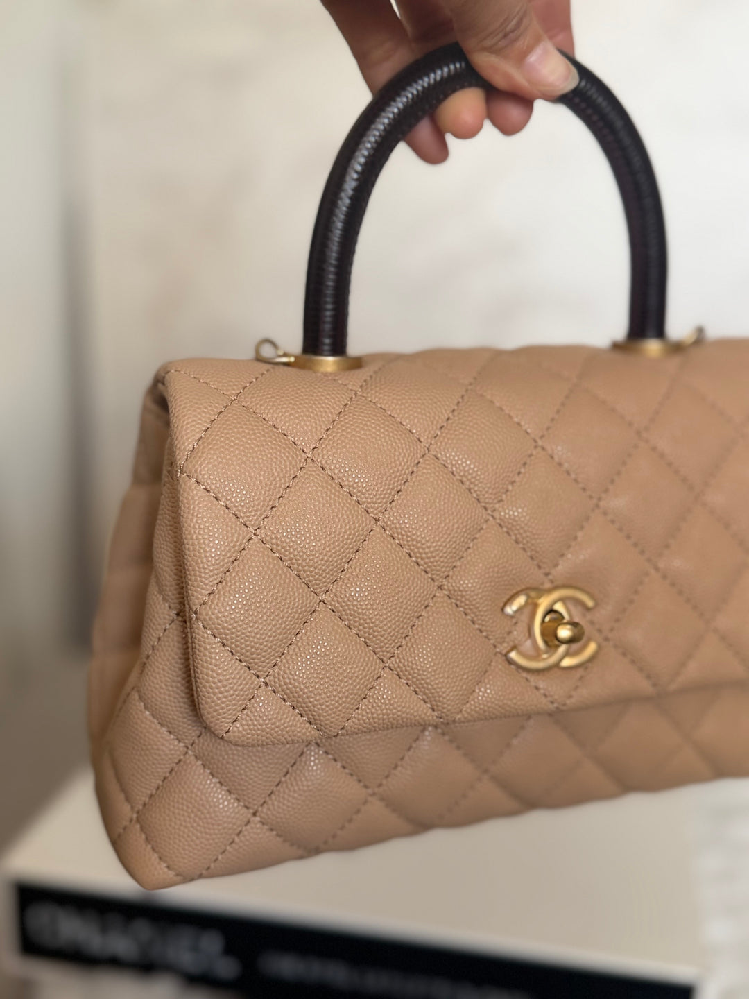 CHANEL series 29 Beige Caviar Aged GHW Deep burgundy Lizard Handle Coco Handle size Small 2019/2020