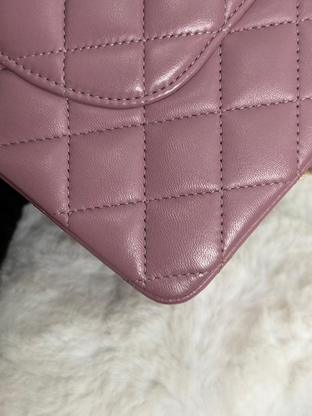 CHANEL series 21 Mauve Pink Purple Lambskin LGHW Medium ML Timeless Classic Double Flap Bag 2015