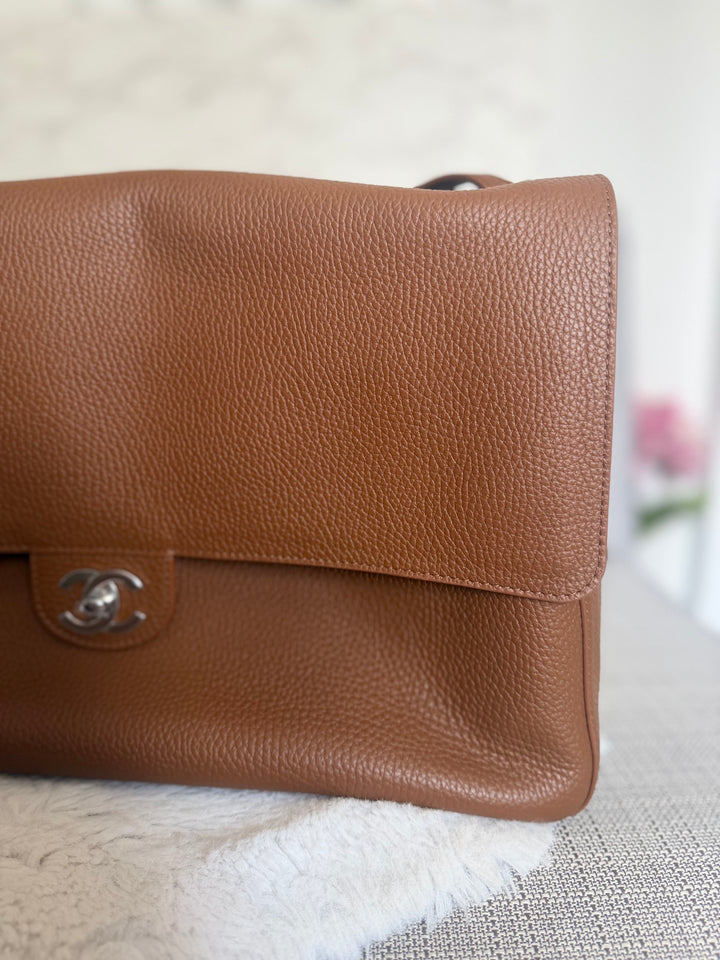 CHANEL 26A Camel Caviar SHW Maxi Flap Bag 38.5 cms Matthieu Blazy 2026