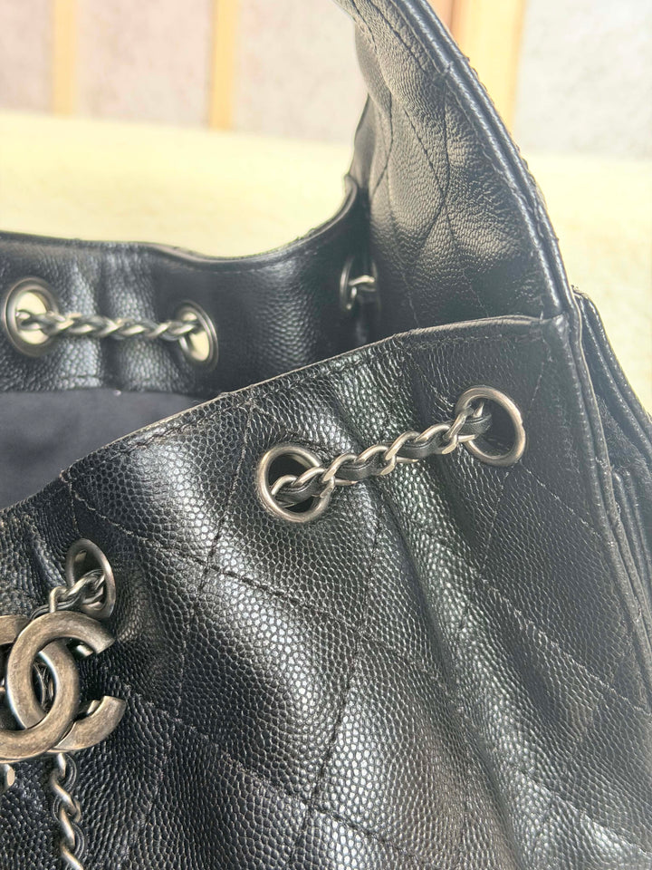 CHANEL Black Caviar Ruthenium Hardware 25 Hobo Bag size SMALL