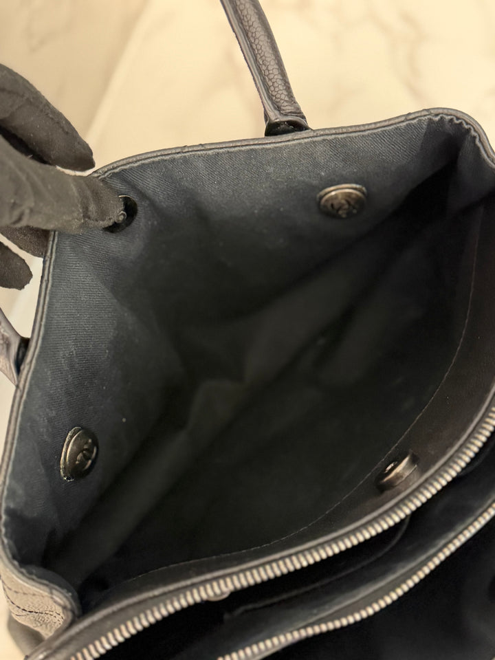 CHANEL series 23 Black Caviar Ruthenium HW Tote Bag with Shoulder Chain strap