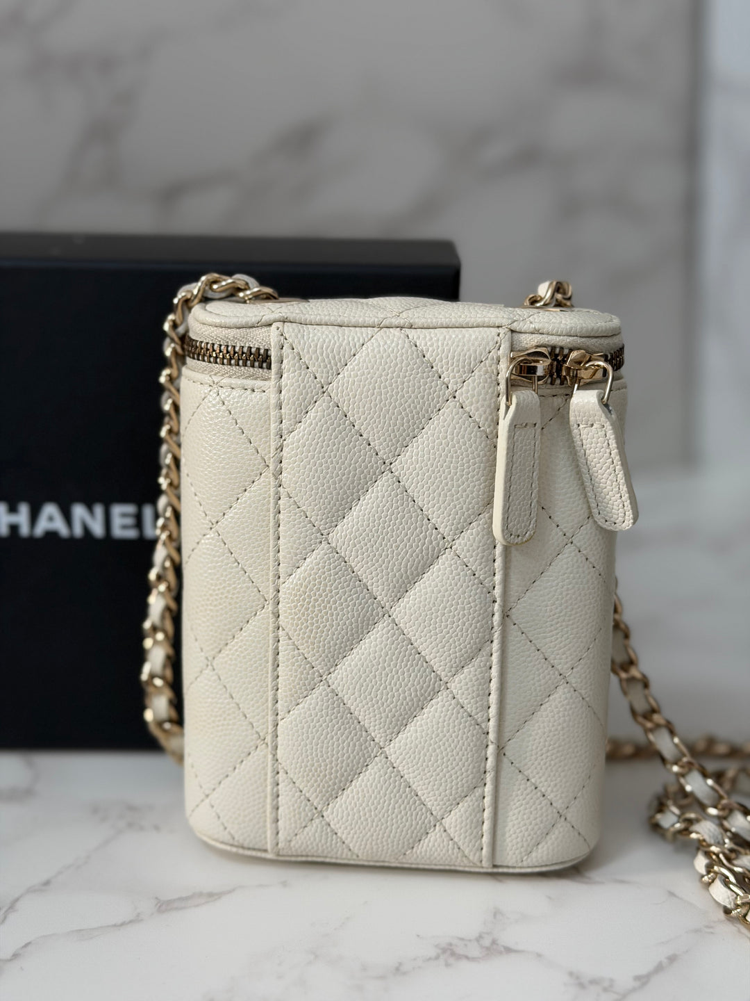 CHANEL White Caviar LGHW Vanity with Chain