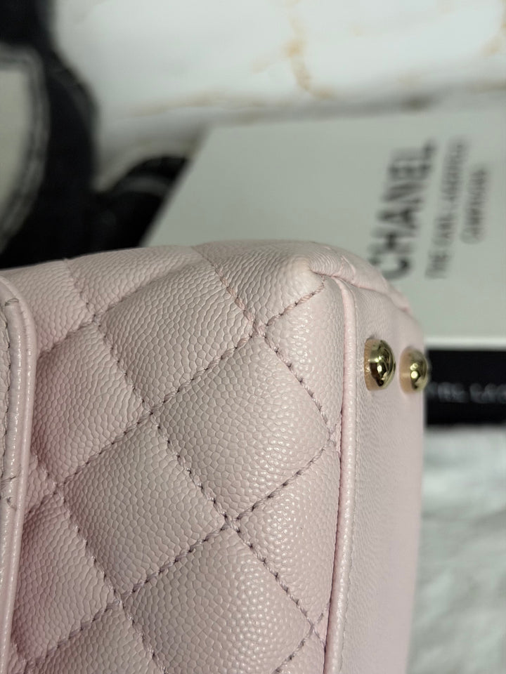 CHANEL 22P Sakura Pink Caviar LGHW Coco Handle Flap Bag with detachable strap 2022 size SMALL