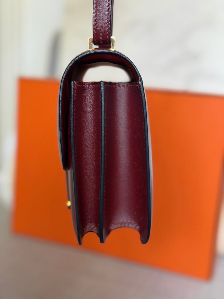 HERMÈS Rouge H Box Leather GHW Mini Constance 18 Flap Bag stamp D 2019