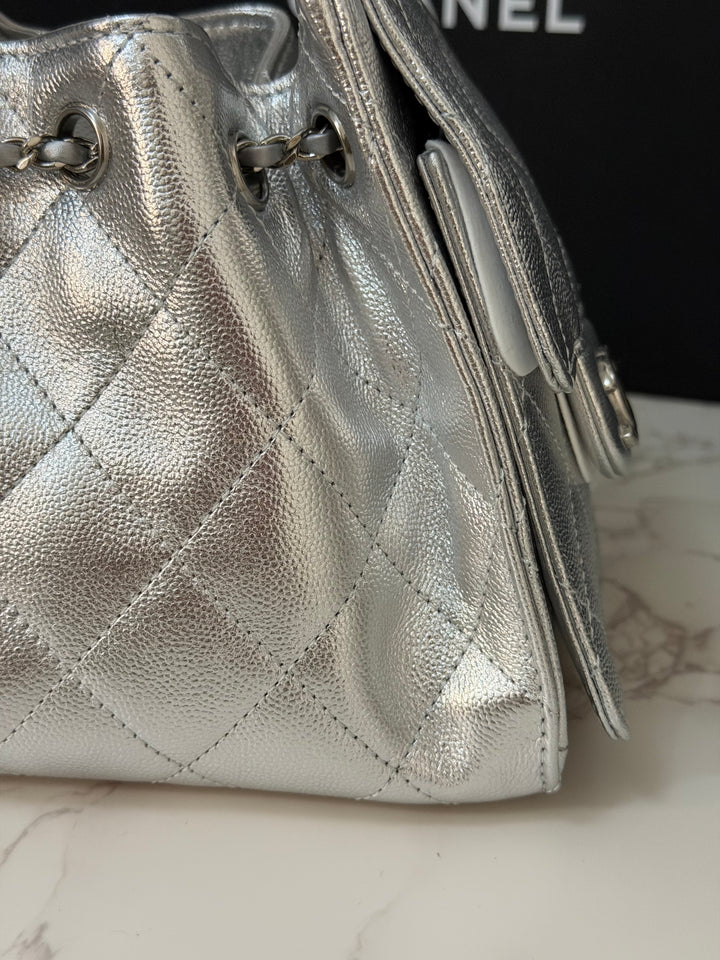 CHANEL 26C Silver Caviar shiny SHW Mini 25 Hobo Bag