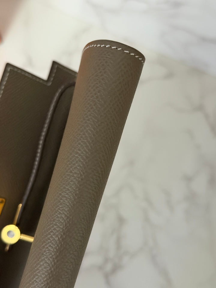 HERMES Kelly To Go Etoupe Epsom Leather GHW stamp B 2023