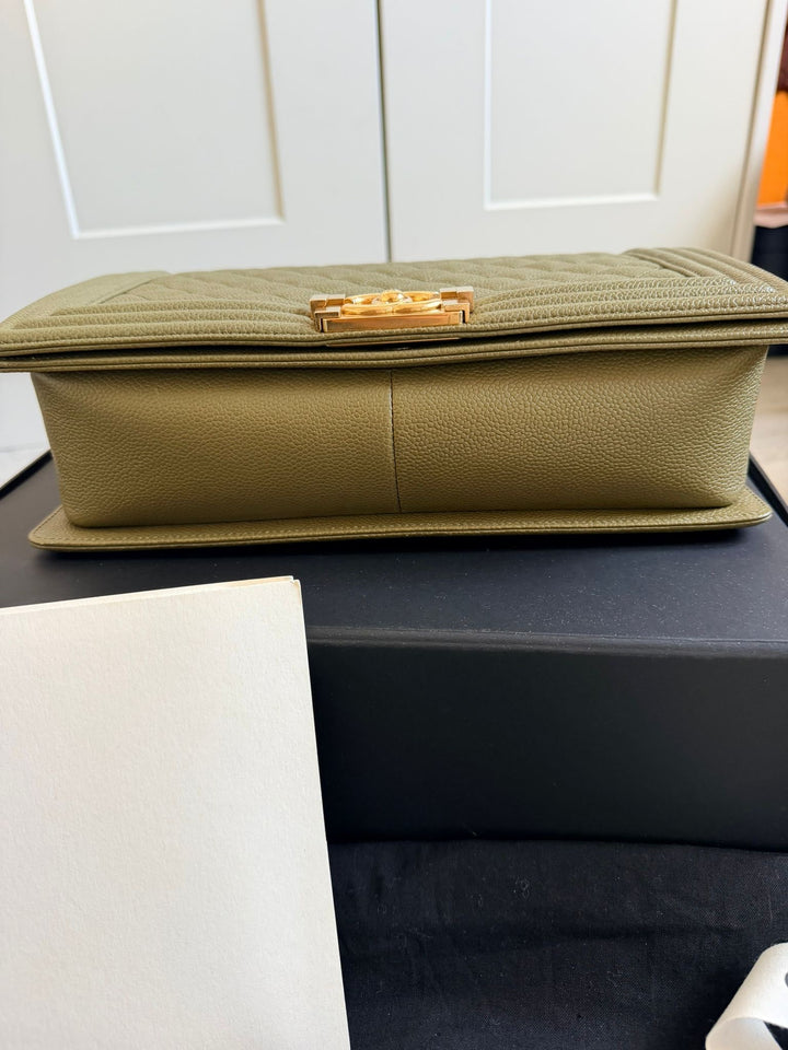 CHANEL series 23 Khaki Green Caviar with Pink lining NEW Medium Le Boy Flap Bag 2016