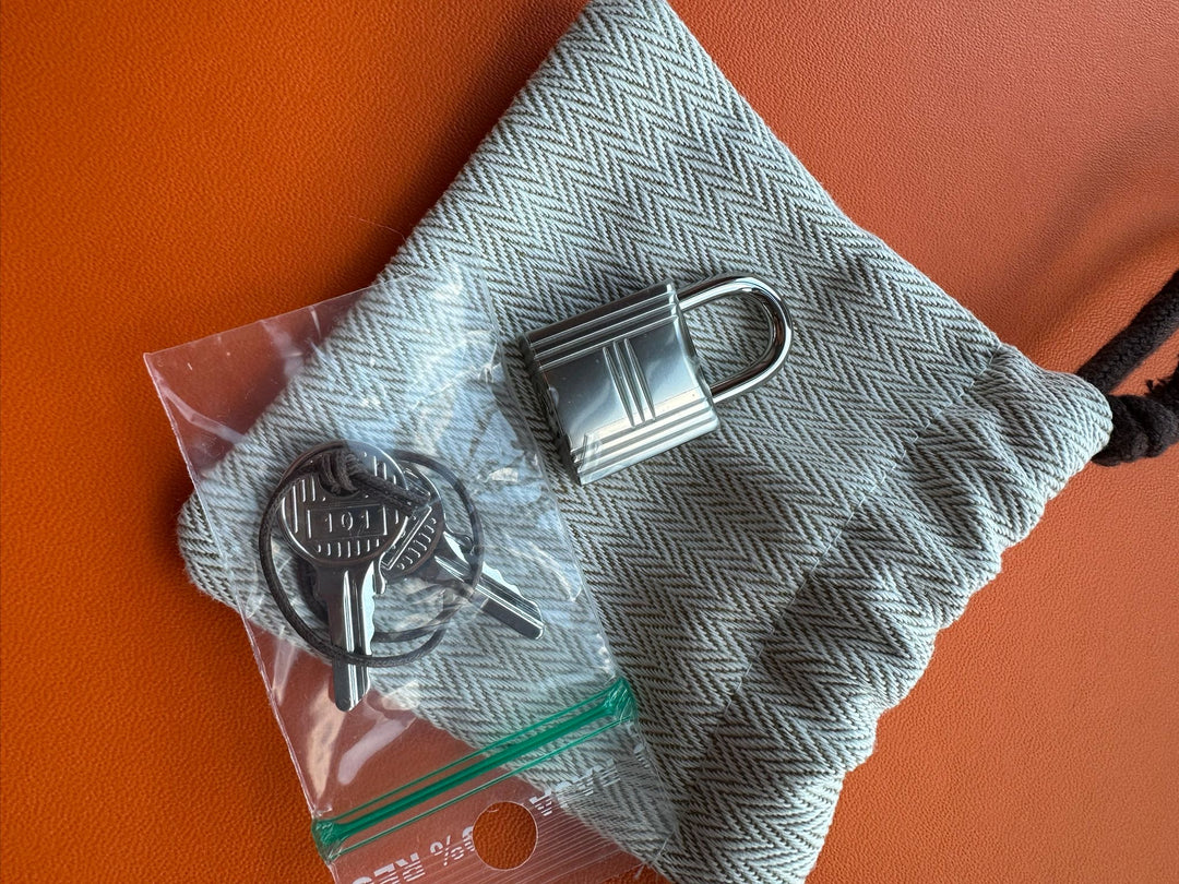 Hermes Picotin Lock 18 Vert Moyen PHW stamp K 2025