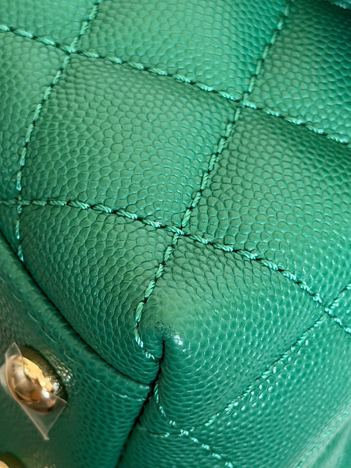 CHANEL 22A Green Caviar LGHW Coco Handle Flap Bag size Small 2022