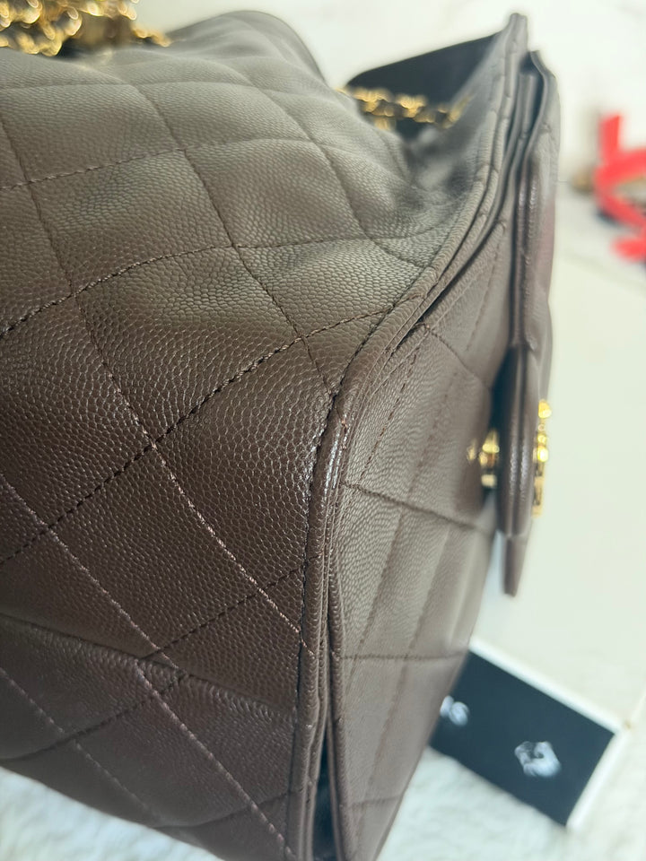 CHANEL 26B Chocolate brown Caviar LGHW 25 Hobo Bag size Small 2026