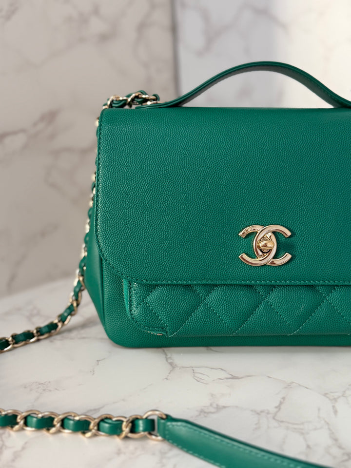 CHANEL series 23 Green Caviar LGHW Medium Business Affinity Flap Bag