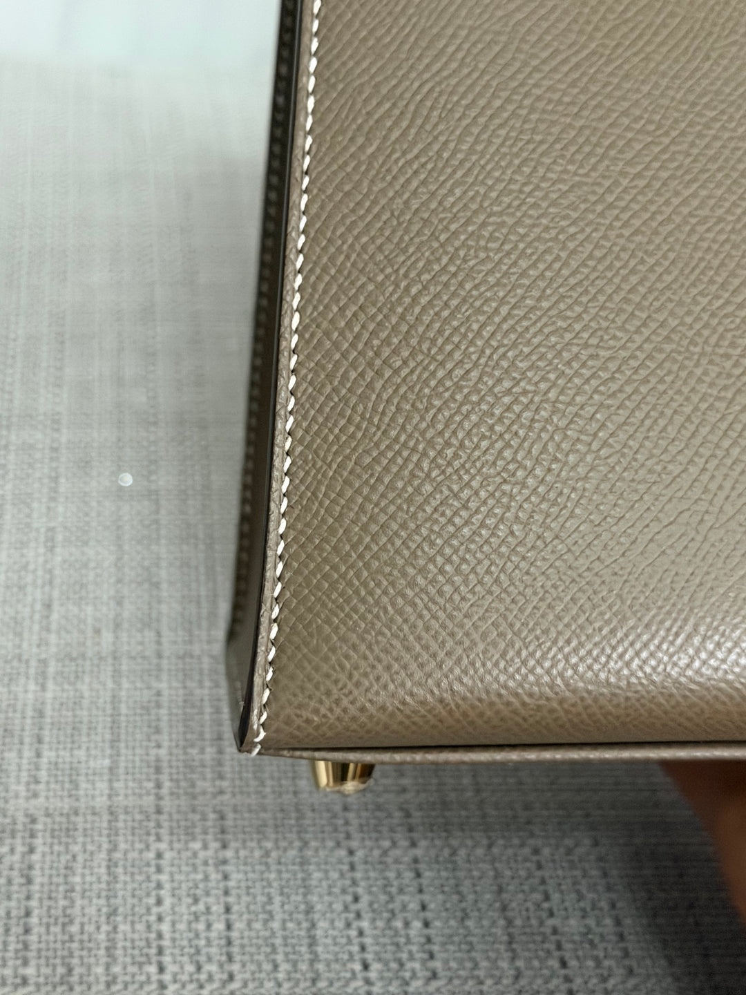 HERMÈS Kelly 25 Etoupe Epsom Leather Sellier GHW Stamp Z 2021 Pristine