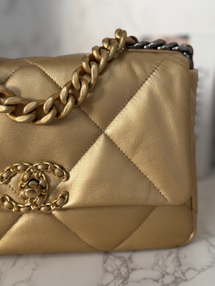 CHANEL series 30 2020 Gold metallic Goatskin 19 size Small with Mixed Hardware