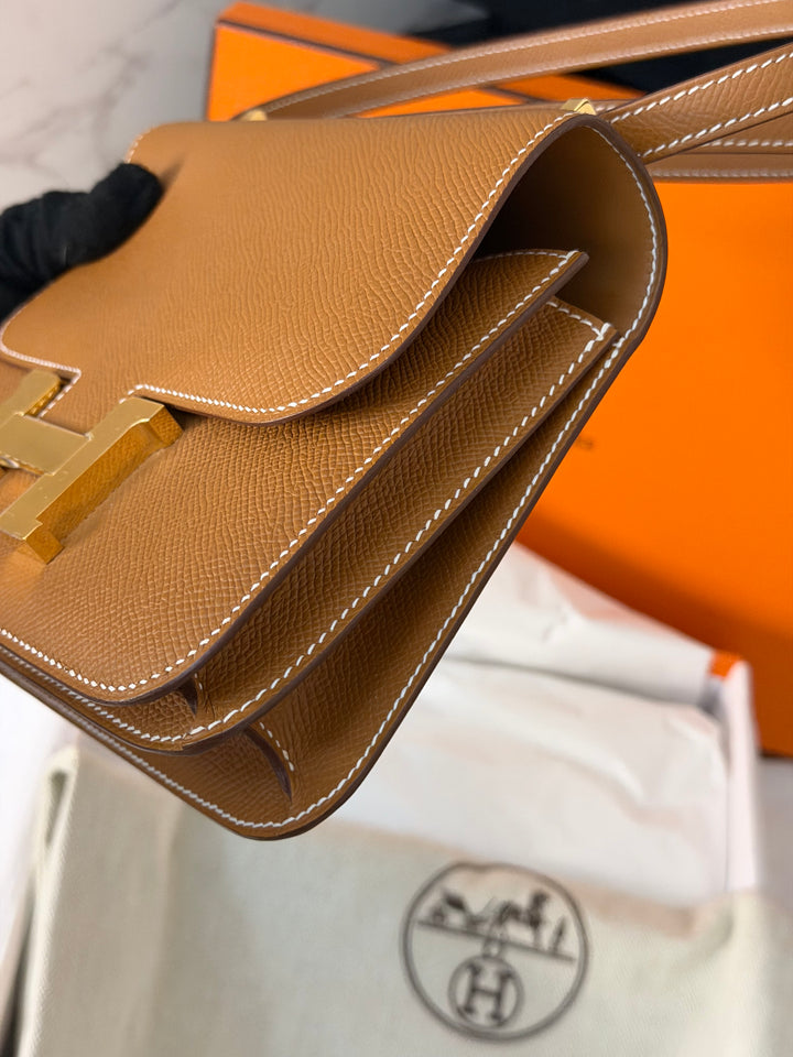 HERMÈS Constance 18 Gold Epsom Leather GHW Stamp B - 2023