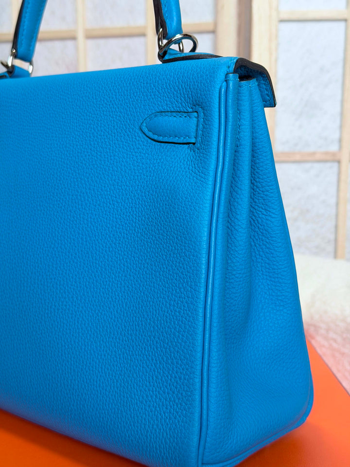 HERMÈS Bleu Zanzibar Togo Leather PHW Kelly 25 Stamp A 2018