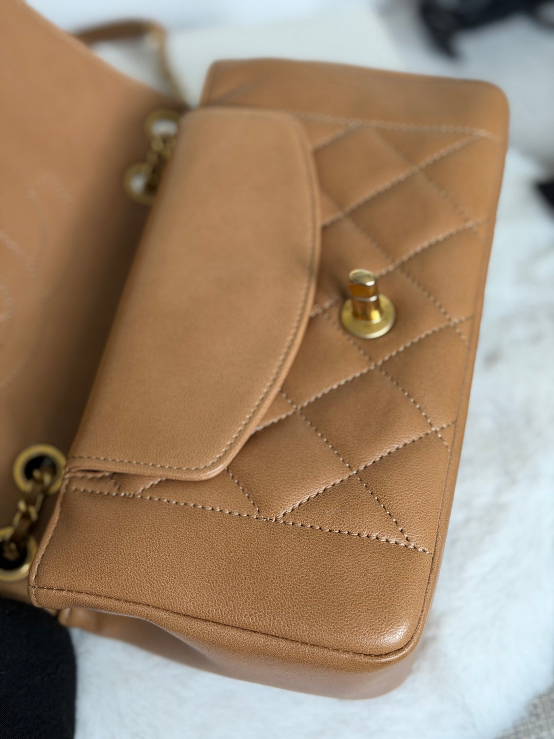 CHANEL series 21 Caramel Brown Lambskin aged GHW Diana Reissue Flap Bag size SMALL 2015