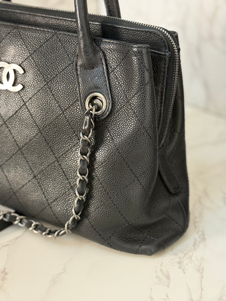 CHANEL series 23 Black Caviar Ruthenium HW Tote Bag with Shoulder Chain strap