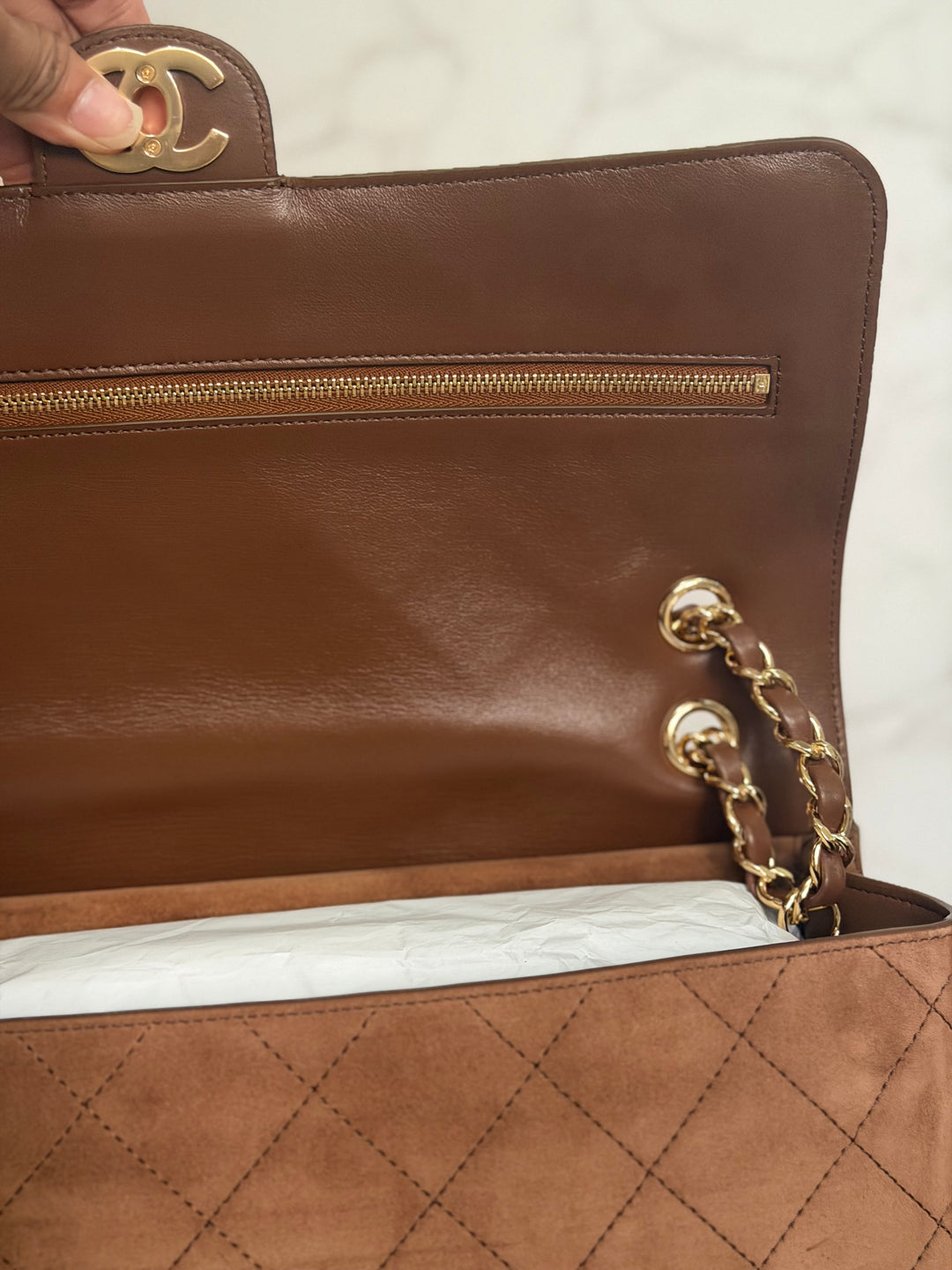 CHANEL 26A Métiers d’art Collection Camel Suede Leather LGHW Maxi 32 cms Flap Bag Matthieu Blazy 2026