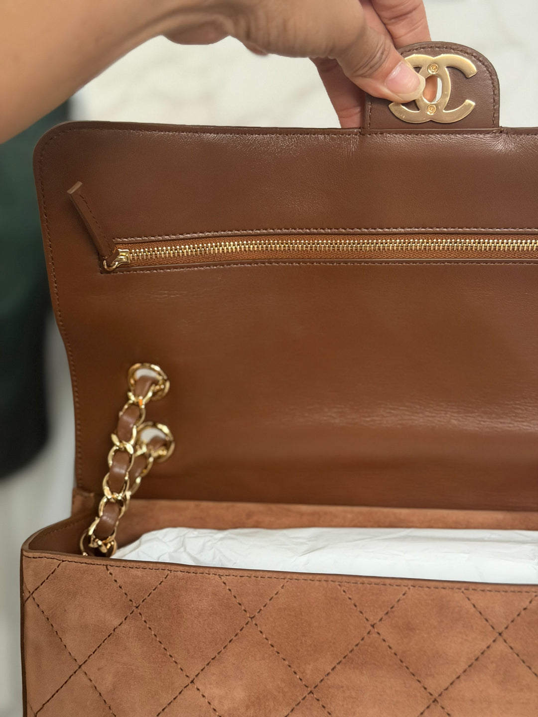 CHANEL 26A Métiers d’art Collection Camel Suede Leather LGHW Maxi 32 cms Flap Bag Matthieu Blazy 2026
