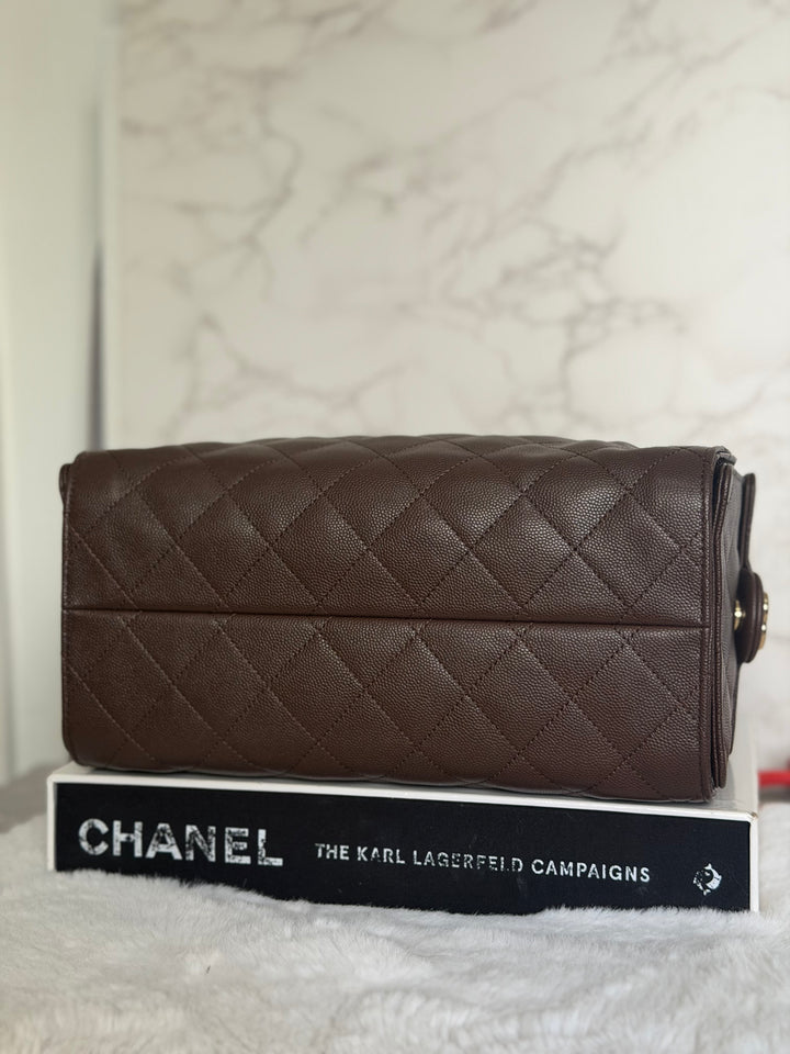 CHANEL 26B Chocolate brown Caviar LGHW 25 Hobo Bag size Small 2026