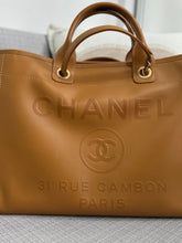 Load image into Gallery viewer, Chanel series 31 21S 2021 Spring/Summer collection Caramel Calf skin aged GHW Medium/Large Deauville Tote Bag with Top handle
