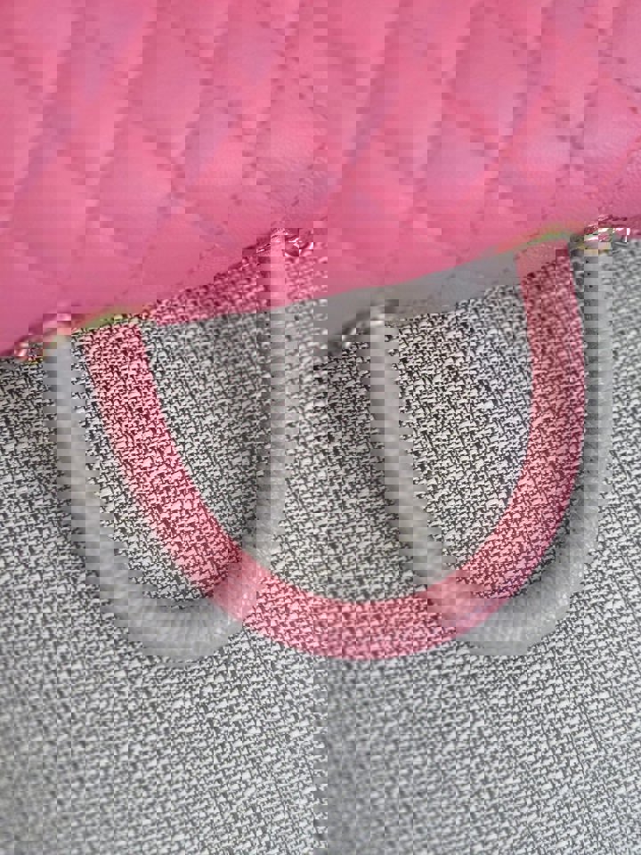 Chanel series 31 21P 2021 Pre Spring/Summer Collection Pink Caviar Coco Handle Flap Bag with Top Handle and Detachable Strap size Small