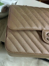 Load image into Gallery viewer, Chanel series 24 17B 2017 Fall/Winter collection Rose Gold Chevron Caviar Medium ML Timeless Classic Double Flap Bag with SHW
