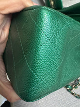 Load image into Gallery viewer, Chanel series 25 18S 2018 Spring/Summer Collection Pearly Emerald Green Caviar Champagne GHW Jumbo Timeless Classic Double Flap Bag
