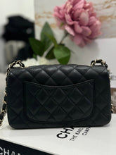 Load image into Gallery viewer, Chanel series 24 17B 2017 Fall/Winter Collection Black caviar LGHW Mini Rectangular Flap Bag with Burgundy Leather lining
