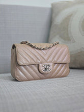 Load image into Gallery viewer, Chanel series 24 17B 2017 Fall/Winter Collection Iridescent Rose Gold Caviar Silver hardware Chevron Mini Rectangular Flap Bag
