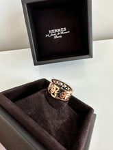 Load image into Gallery viewer, Hermes Chaine d&#39;ancre Divine ring, small model- Rose gold
