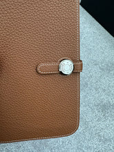 Load image into Gallery viewer, Hermes Dogon duo wallet Gold Togo leather in palladium hardware
