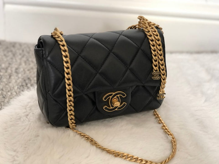 Chanel 22P Black Lambskin GHW Square mini flap bag