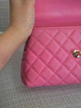 Load image into Gallery viewer, Chanel series 31 21P 2021 Pre Spring/Summer Collection Pink Caviar Coco Handle Flap Bag with Top Handle and Detachable Strap size Small
