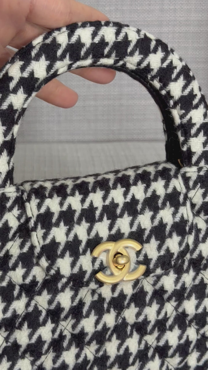 CHANEL 24A 2024 Black and White Houndstooth Tweed Kelly Small Shopping Bag with Chain Aged GHW
